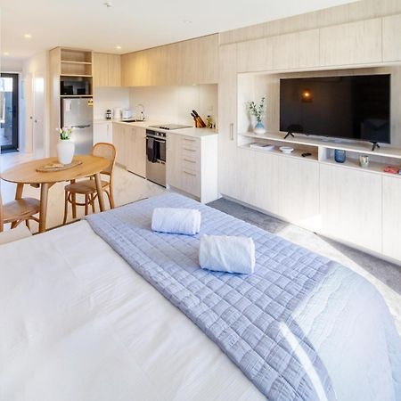 Downtown Delight: Studio At 8 Wilmer With Backyard Christchurch Buitenkant foto